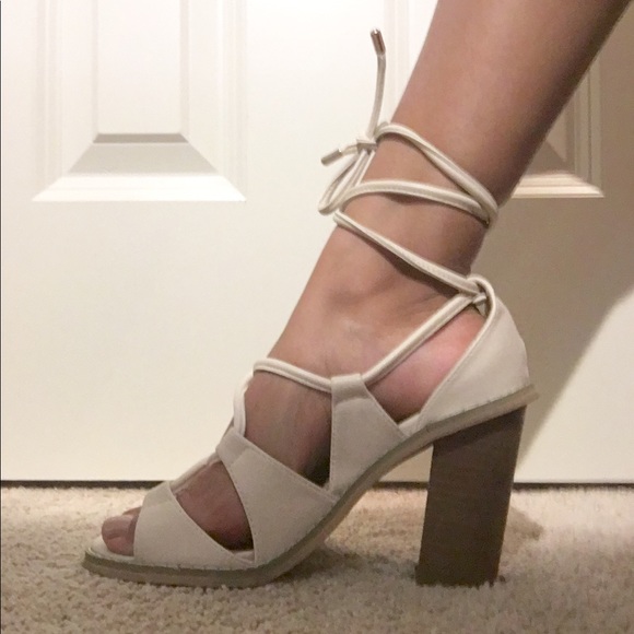 Urban outfitters Cream lace-up block heels - Picture 2 of 4